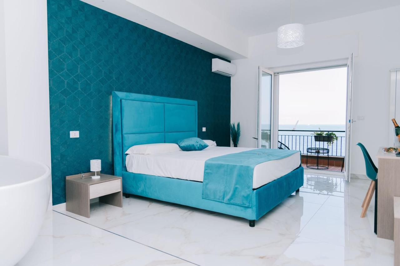Frontemare Suite Кастелламмаре-ді-Стабія Екстер'єр фото