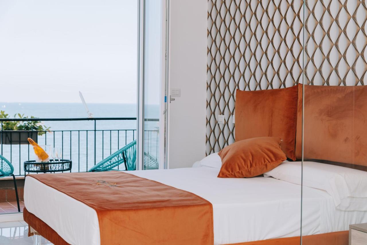 Frontemare Suite Кастелламмаре-ді-Стабія Екстер'єр фото