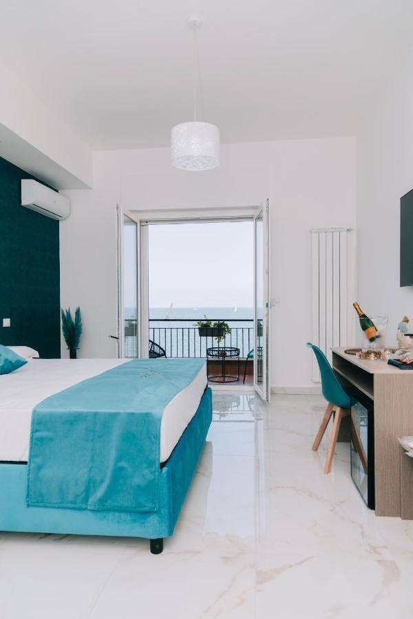 Frontemare Suite Кастелламмаре-ді-Стабія Екстер'єр фото